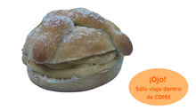 Cargar imagen en el visor de la galería, Pan de muerto relleno de dulce de leche
