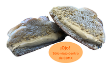 Cargar imagen en el visor de la galería, Pan de muerto relleno de dulce de leche
